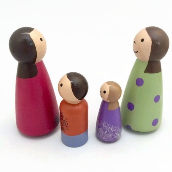 Two Moms Family of Four - Light Skin Tone - Ready - Picture 1 of 5